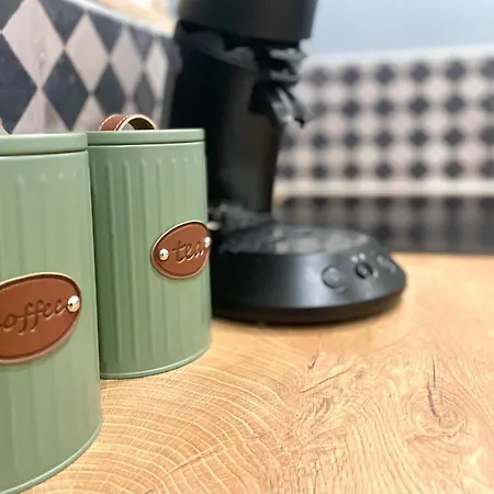 Femo - Royal - Oberstadt - Separater Eingang - Zentral *