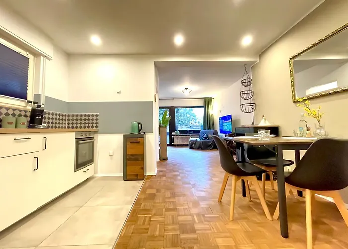 Femo - Royal - Oberstadt - Separater Eingang - Zentral * 锡根