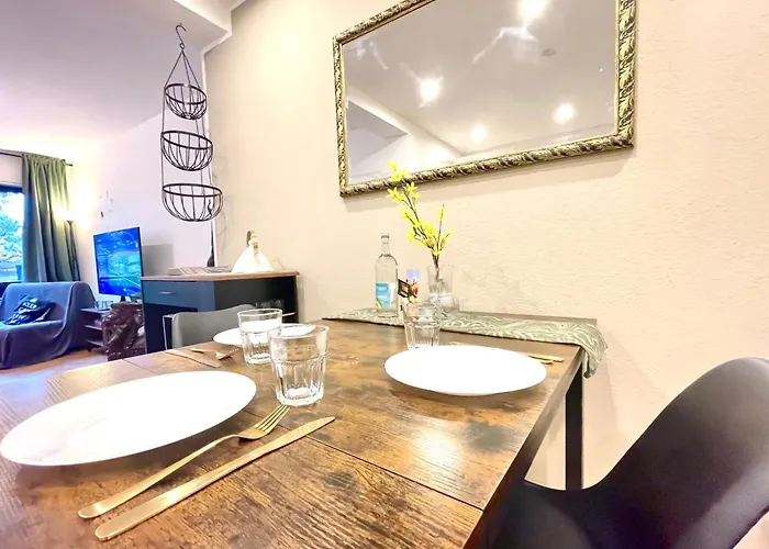 Femo - Royal - Oberstadt - Separater Eingang - Zentral