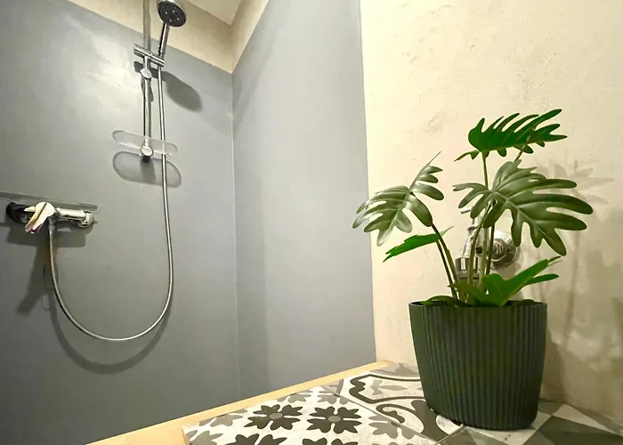 Femo - Royal - Oberstadt - Separater Eingang - Zentral *